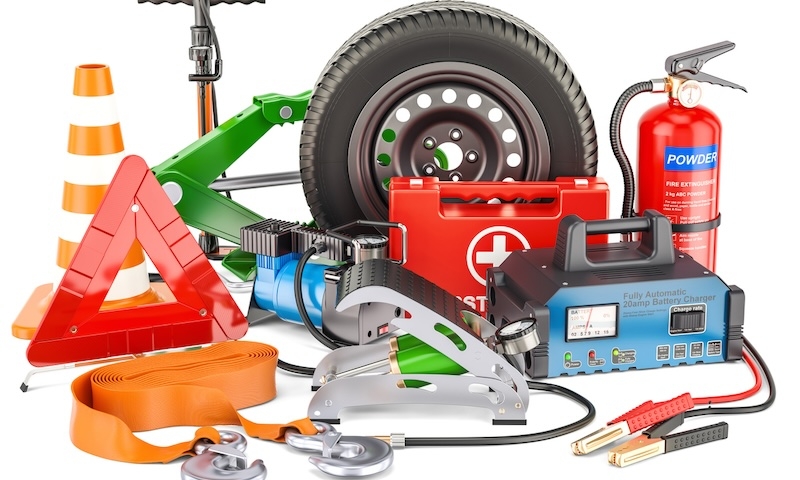 Equipaggiamento obbligatorio dei veicoli: cosa prevede legislazione dell'UE per gli automobilisti?