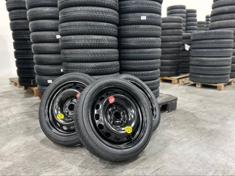Usa il ruotino di scorta tipo 5x112 R16 per un viaggio sicuro